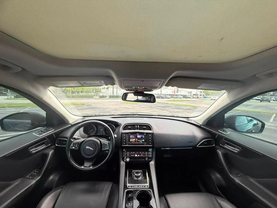 2017 Jaguar F-Pace - Image 10 of 18