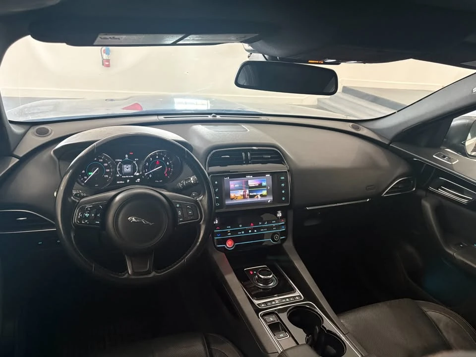 2017 Jaguar F-Pace - Image 2 of 9