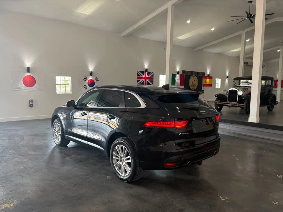2017 Jaguar F-Pace - Image 4 of 9