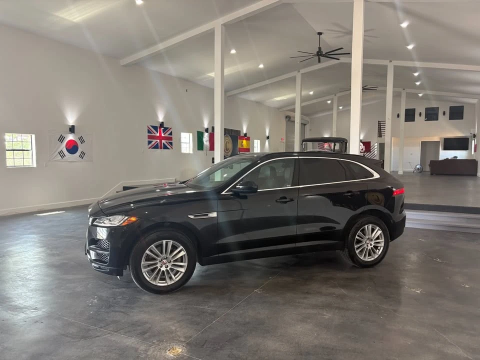 2017 Jaguar F-Pace - Image 8 of 9