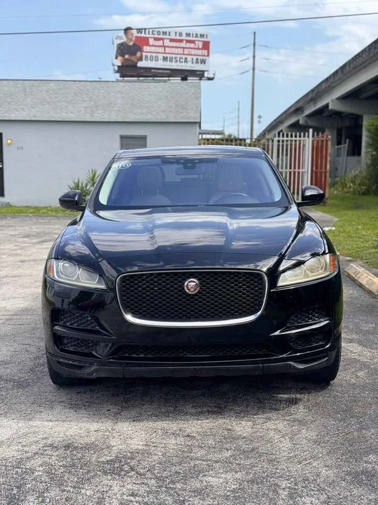 2017 Jaguar F-Pace - Image 3 of 13