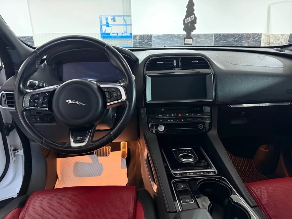 2017 Jaguar F-Pace - Image 16 of 20