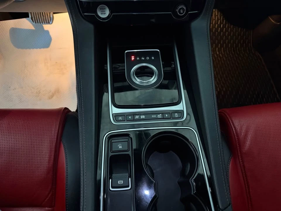 2017 Jaguar F-Pace - Image 19 of 20