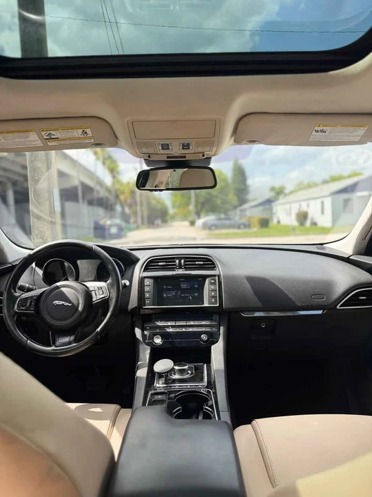 2017 Jaguar F-Pace - Image 10 of 13
