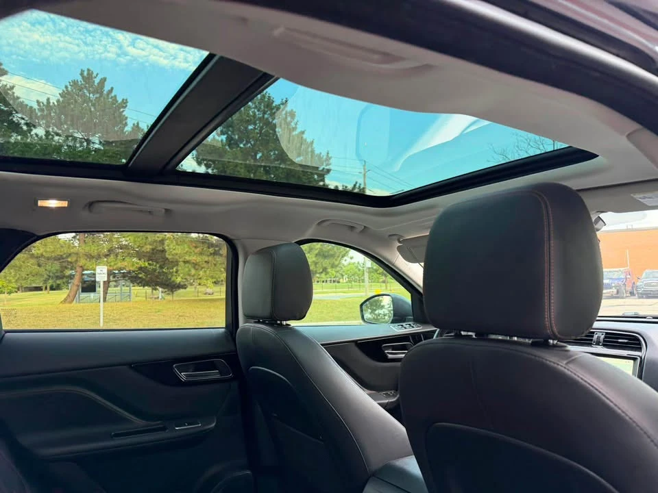 2017 Jaguar F-Pace - Image 8 of 14