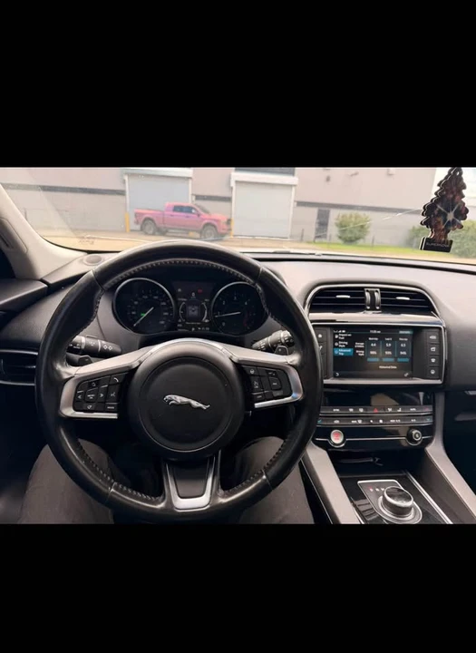 2017 Jaguar F-Pace - Image 4 of 7