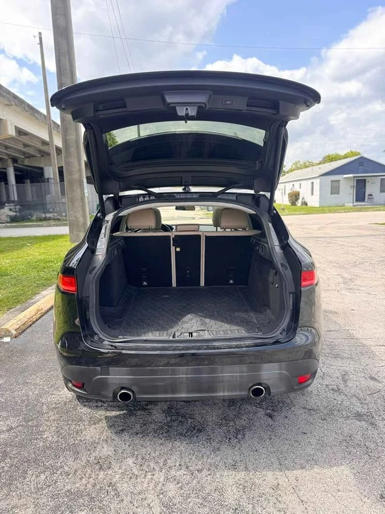 2017 Jaguar F-Pace - Image 7 of 13