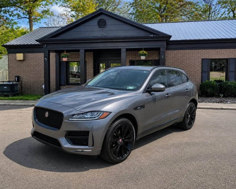 2017 Jaguar F-Pace - Image 2 of 20