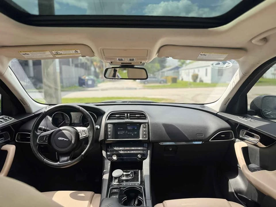 2017 Jaguar F-Pace - Image 11 of 13