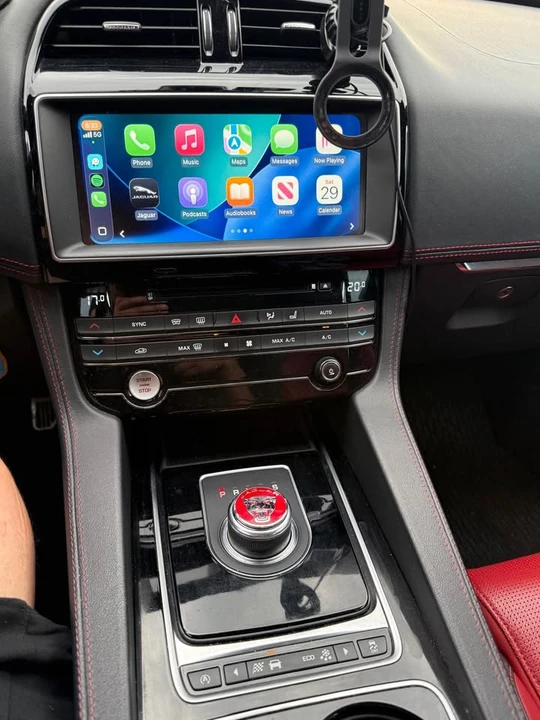 2017 Jaguar F-Pace - Image 5 of 14
