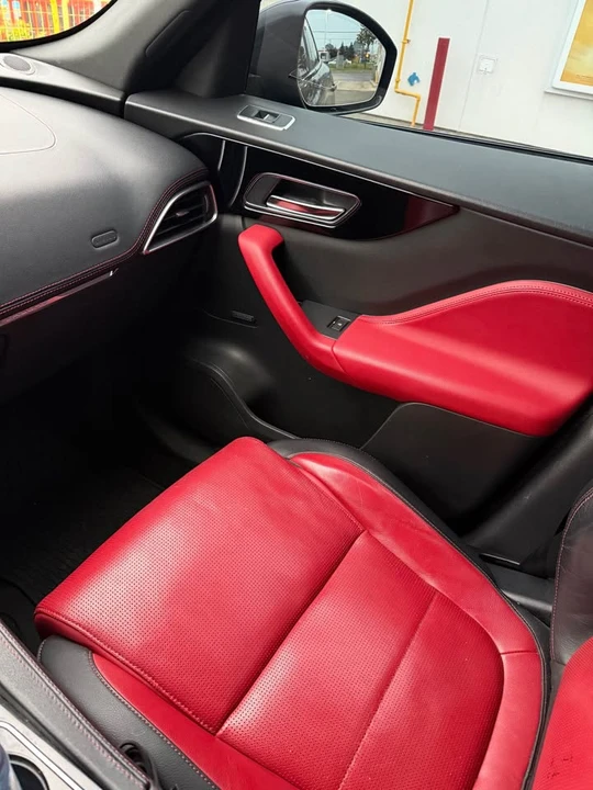 2017 Jaguar F-Pace - Image 8 of 14