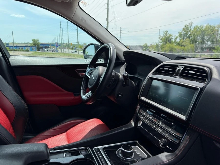 2017 Jaguar F-Pace - Image 4 of 18