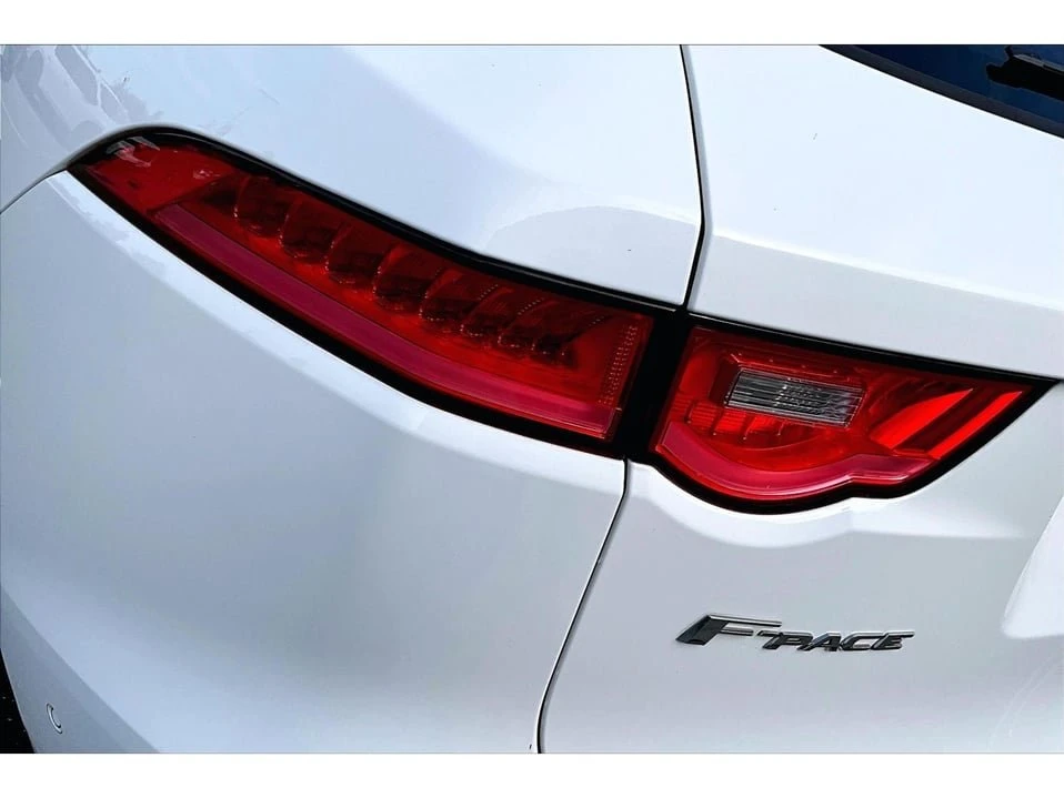 2017 Jaguar F-Pace - Image 19 of 20