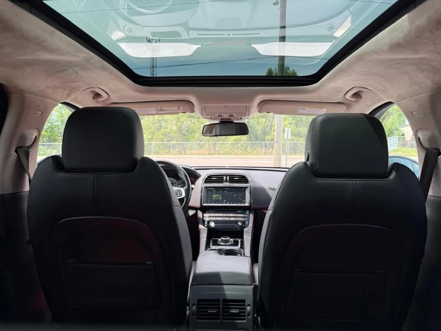 2017 Jaguar F-Pace - Image 10 of 18