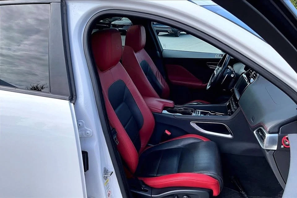 2017 Jaguar F-Pace - Image 12 of 20