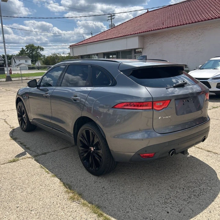 2017 Jaguar F-Pace - Image 5 of 20