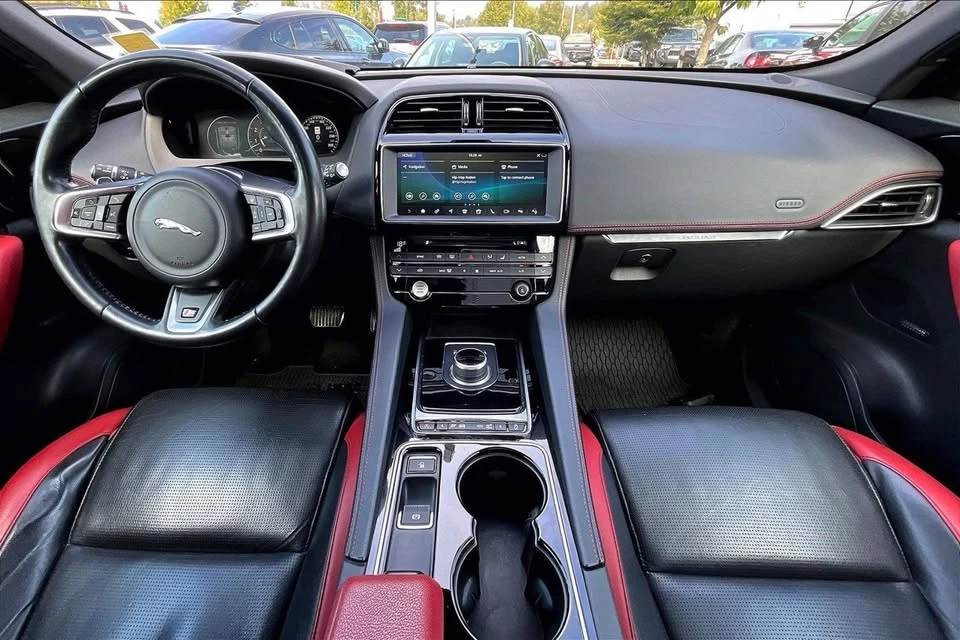 2017 Jaguar F-Pace - Image 9 of 20