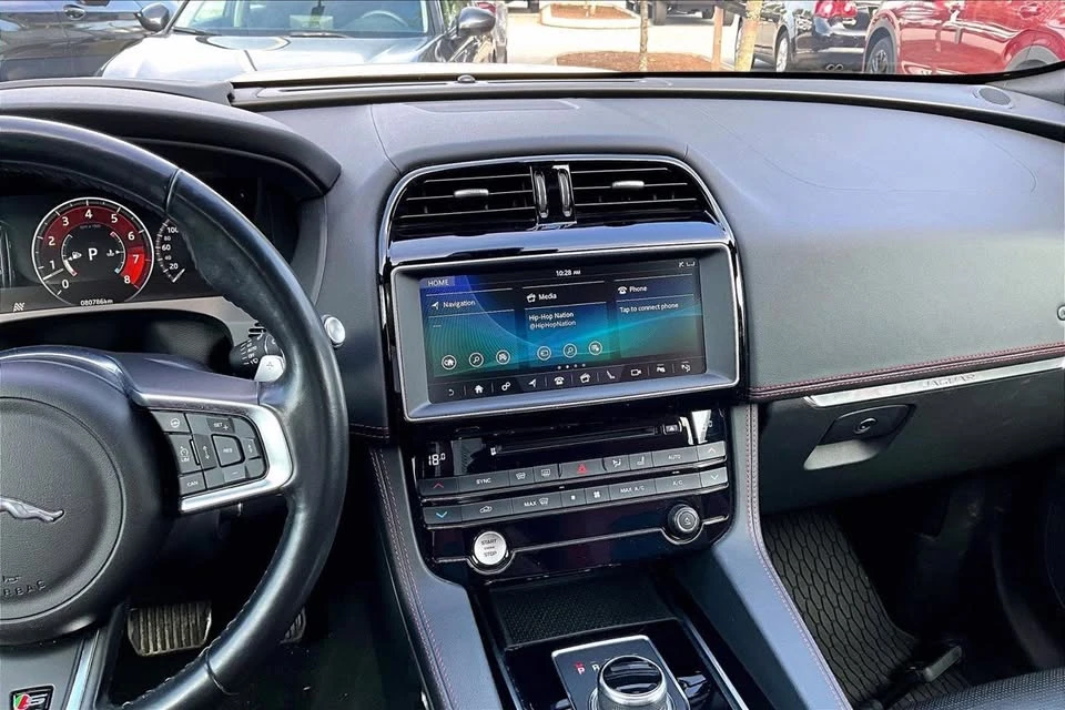 2017 Jaguar F-Pace - Image 10 of 20