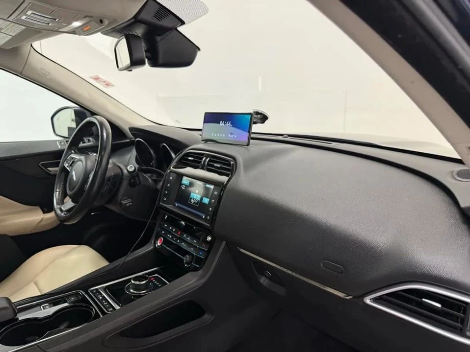 2017 Jaguar F-Pace - Image 16 of 20