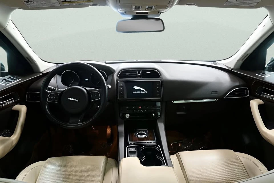2017 Jaguar F-Pace - Image 15 of 20