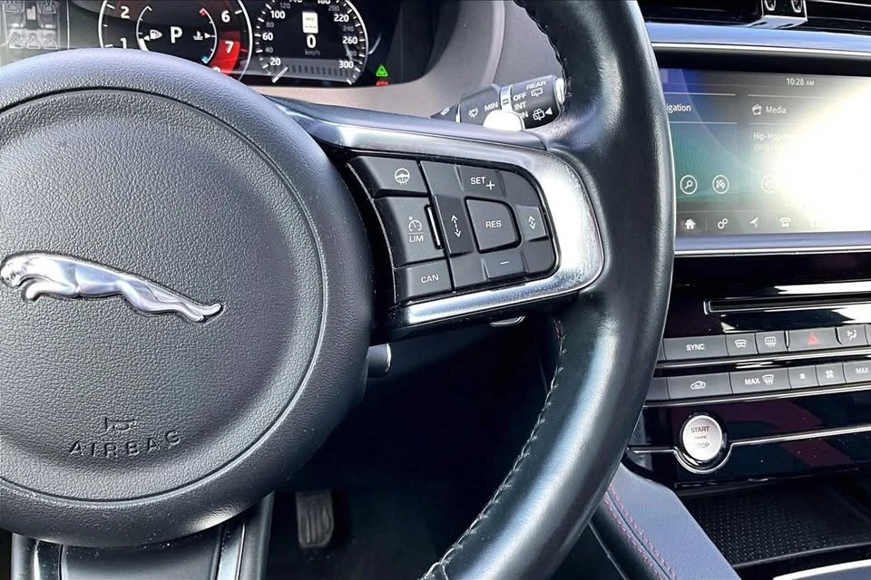 2017 Jaguar F-Pace - Image 14 of 20