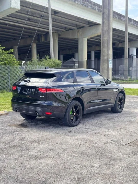 2017 Jaguar F-Pace - Image 2 of 13
