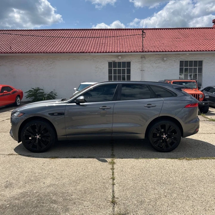 2017 Jaguar F-Pace - Image 3 of 20