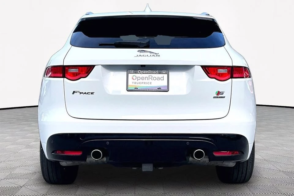 2017 Jaguar F-Pace - Image 3 of 20