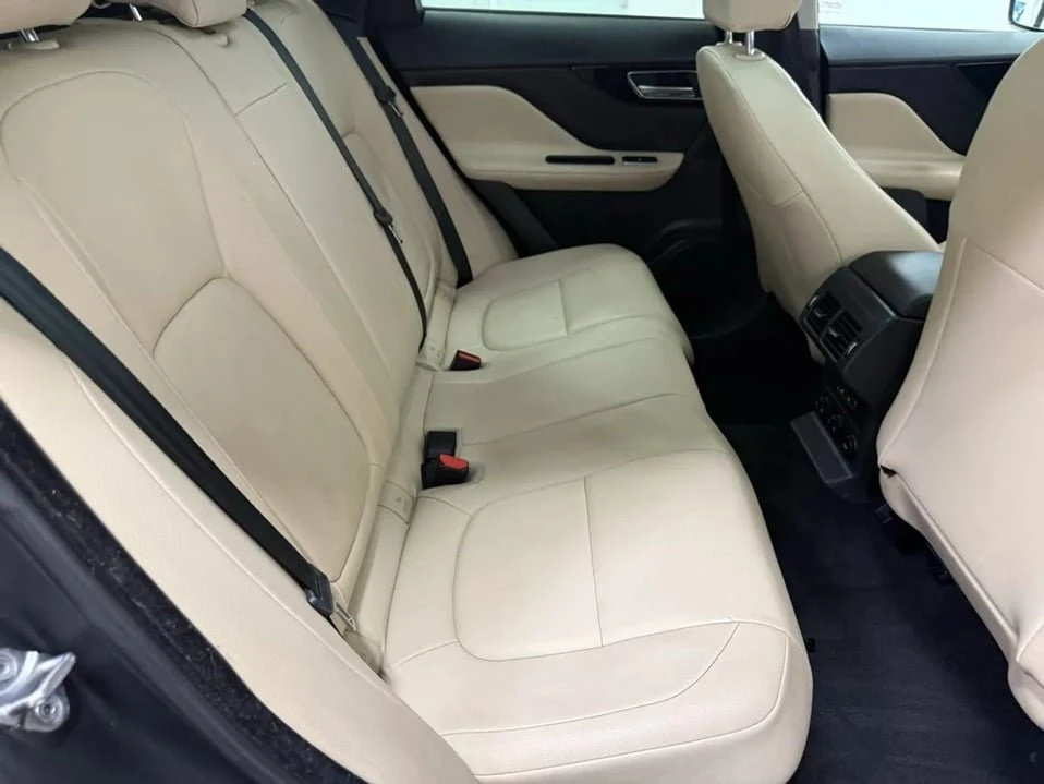 2017 Jaguar F-Pace - Image 14 of 20