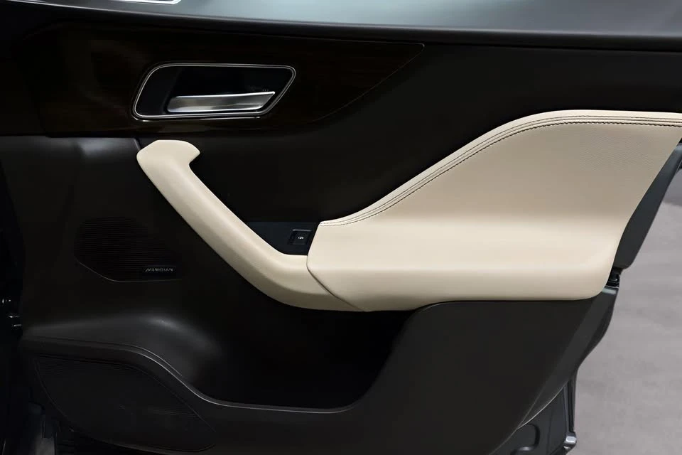 2017 Jaguar F-Pace - Image 20 of 20