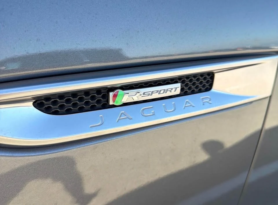 2017 Jaguar F-Pace - Image 8 of 11