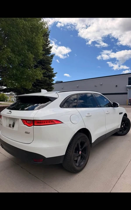 2017 Jaguar F-Pace - Image 3 of 7