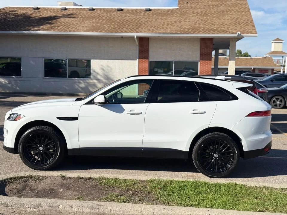 2017 Jaguar F-Pace - Image 10 of 10