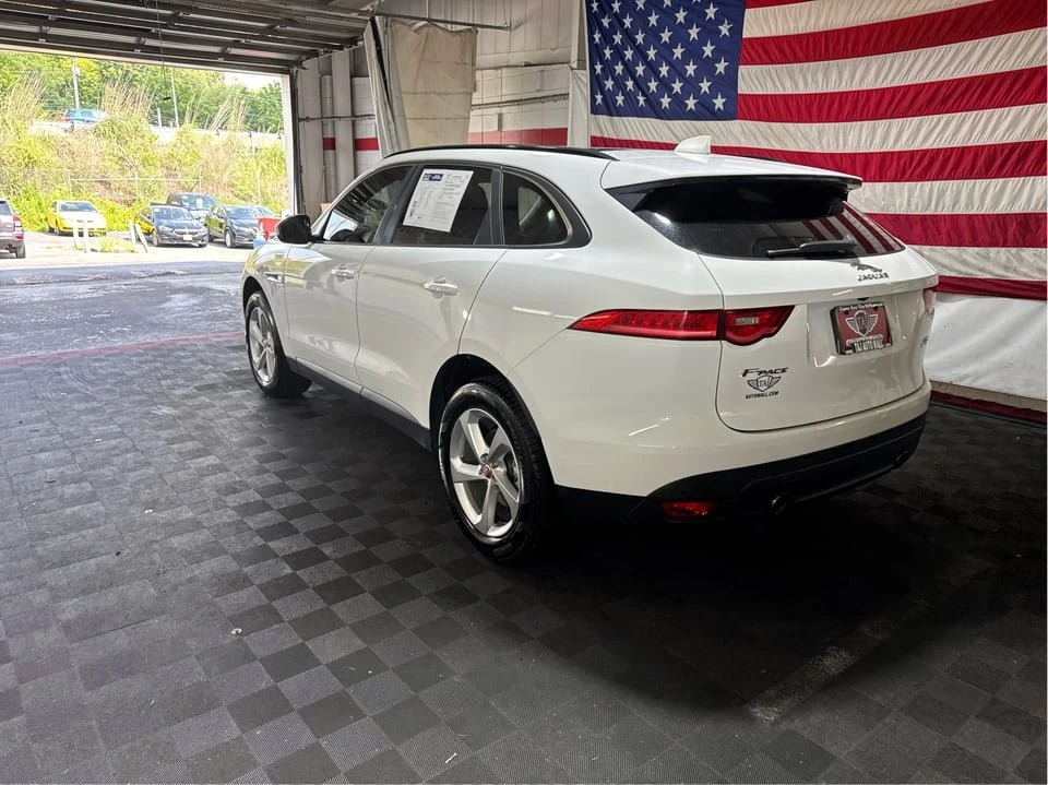 2017 Jaguar F-Pace - Image 7 of 20