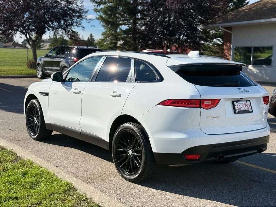 2017 Jaguar F-Pace - Image 9 of 10