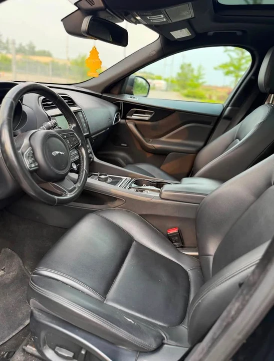 2017 Jaguar F-Pace - Image 7 of 14