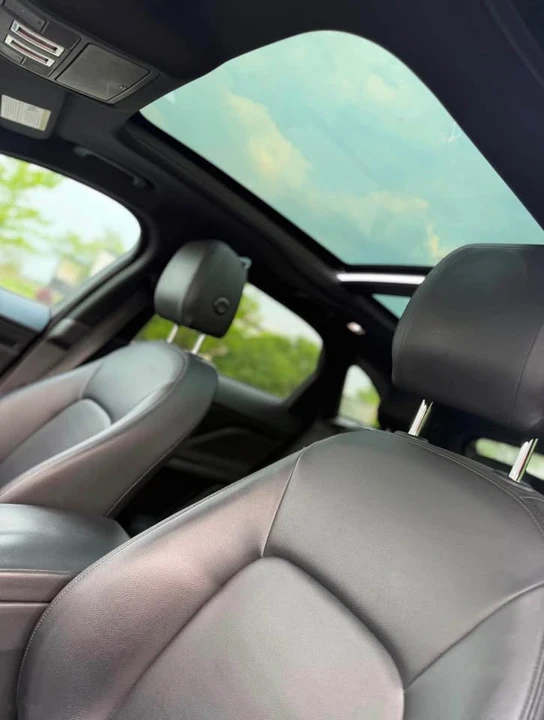 2017 Jaguar F-Pace - Image 9 of 14