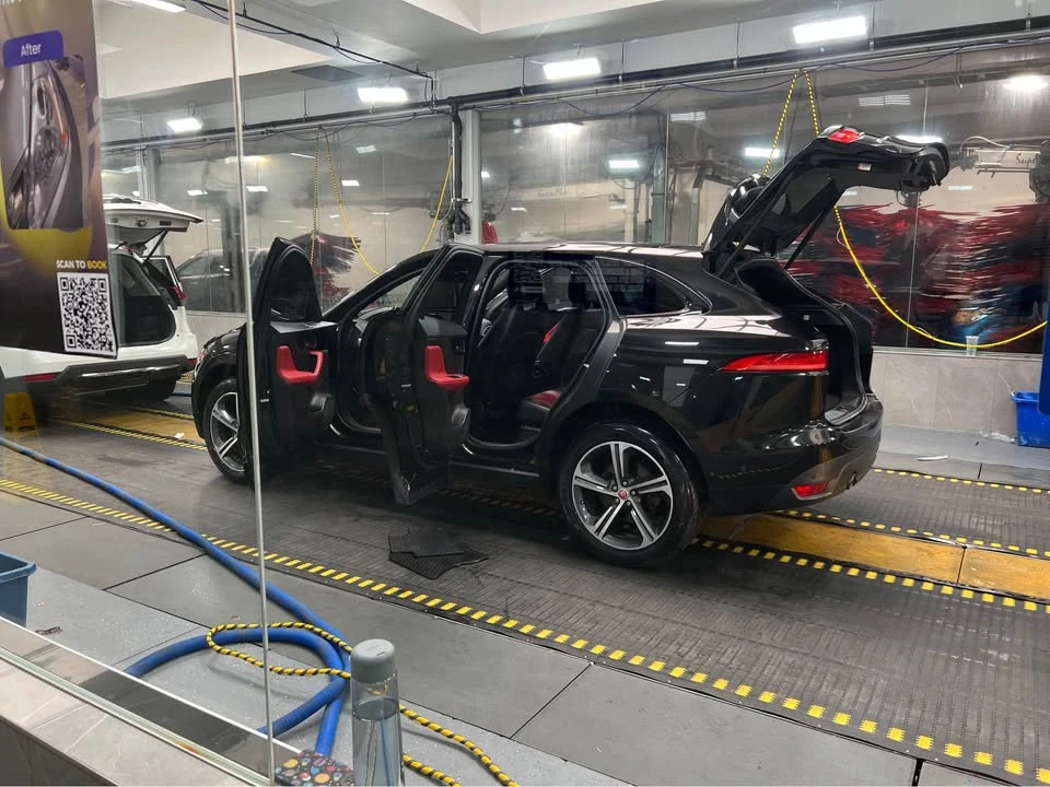 2017 Jaguar F-Pace - Image 3 of 14