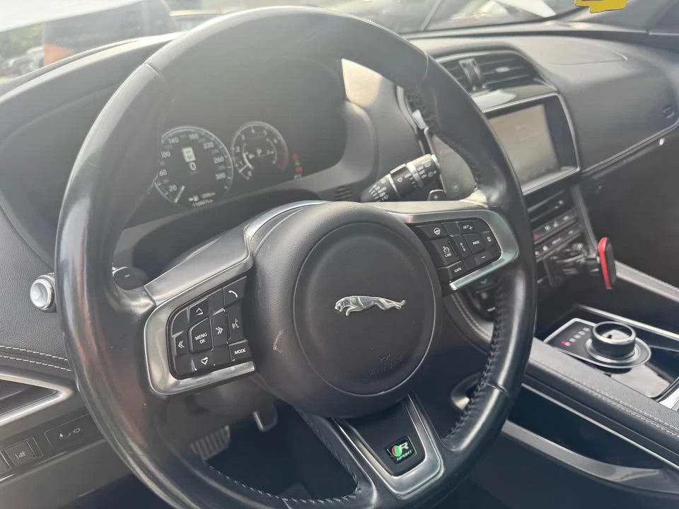 2017 Jaguar F-Pace - Image 8 of 8