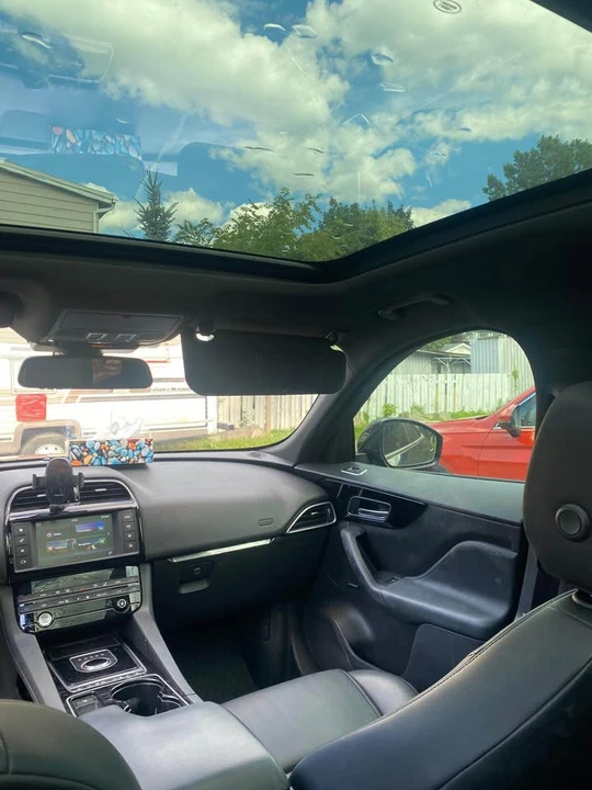 2017 Jaguar F-Pace - Image 2 of 13