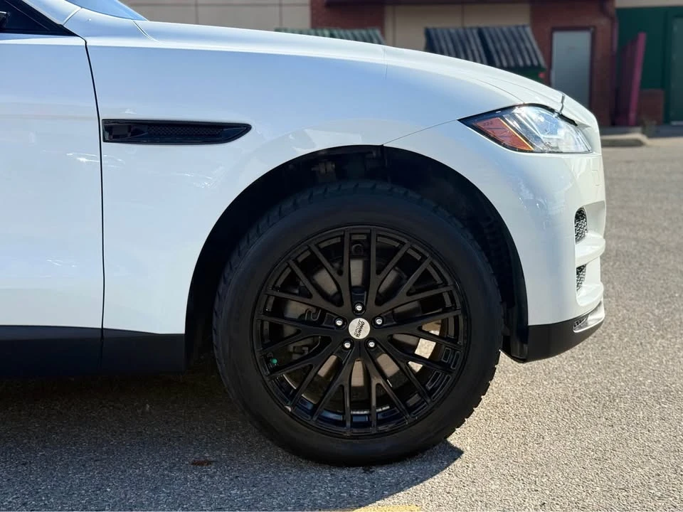 2017 Jaguar F-Pace - Image 5 of 10