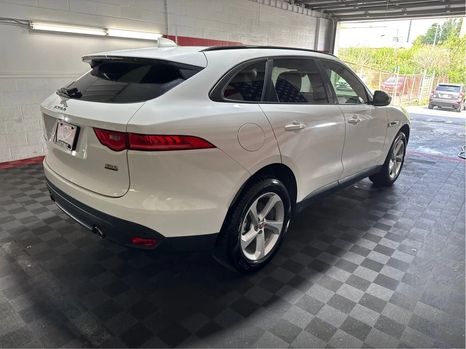 2017 Jaguar F-Pace - Image 5 of 20
