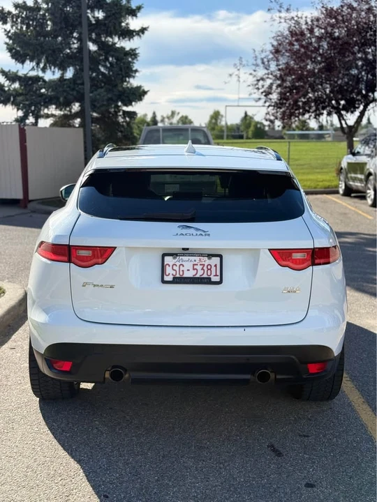 2017 Jaguar F-Pace - Image 8 of 10