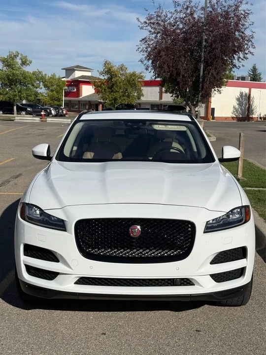 2017 Jaguar F-Pace - Image 3 of 10