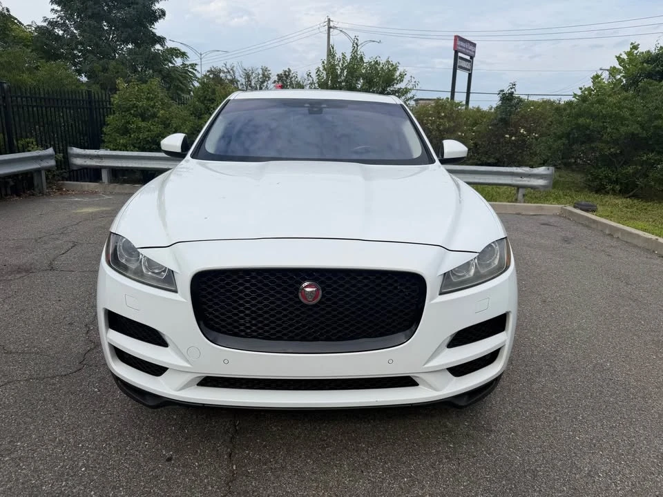 2017 Jaguar F-Pace - Image 2 of 17