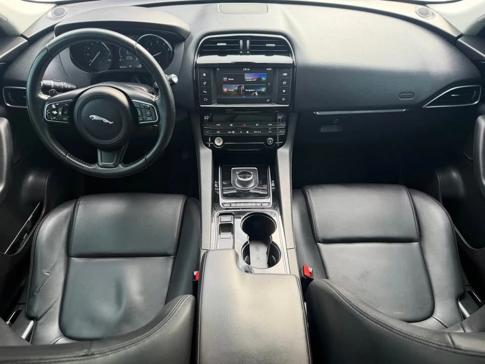 2017 Jaguar F-Pace - Image 8 of 17
