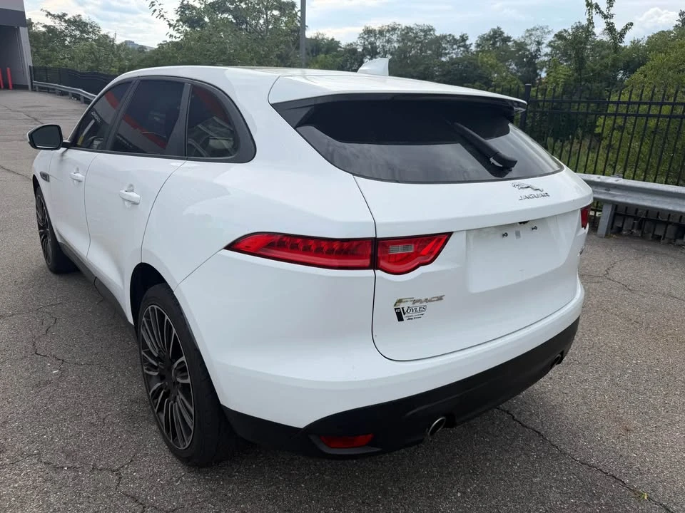 2017 Jaguar F-Pace - Image 9 of 17
