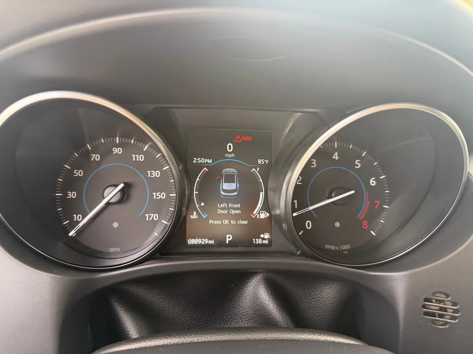 2017 Jaguar F-Pace - Image 6 of 17