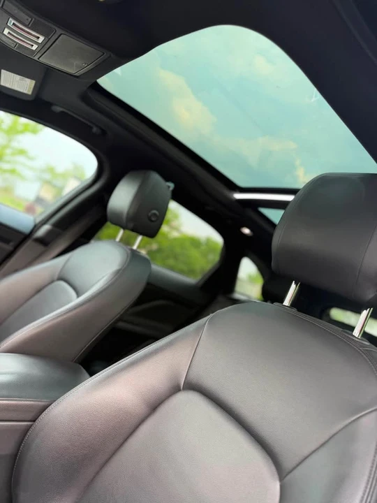 2017 Jaguar F-Pace - Image 9 of 14