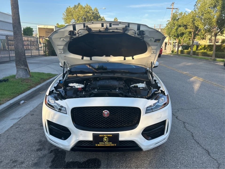2017 Jaguar F-Pace - Image 11 of 19